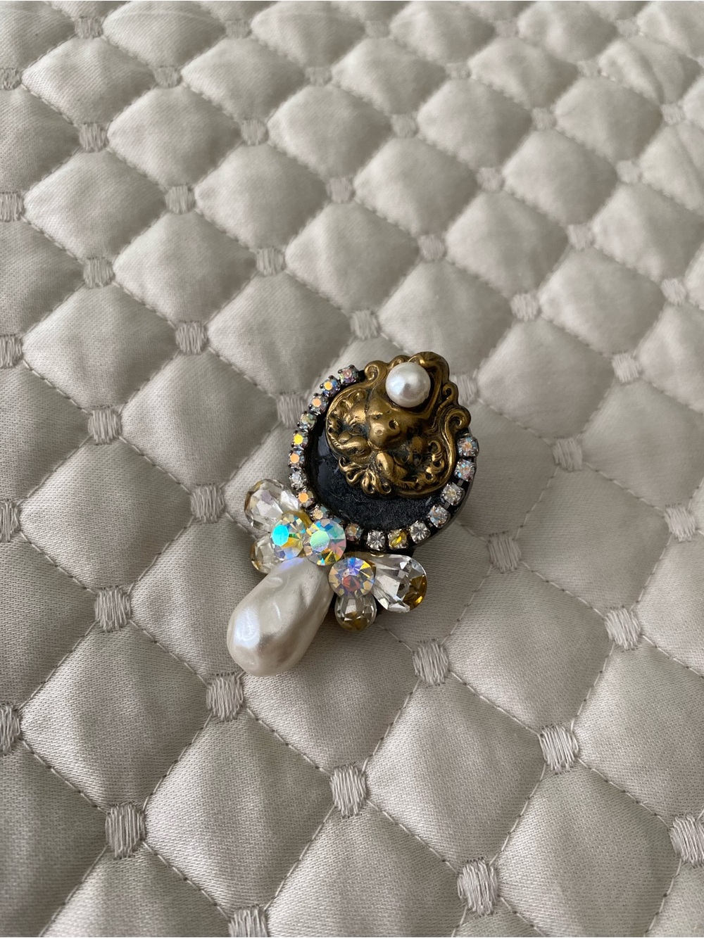 Vintage-Inspired Gold Pearl Crystal Brooch - Ivory Pearl Accent